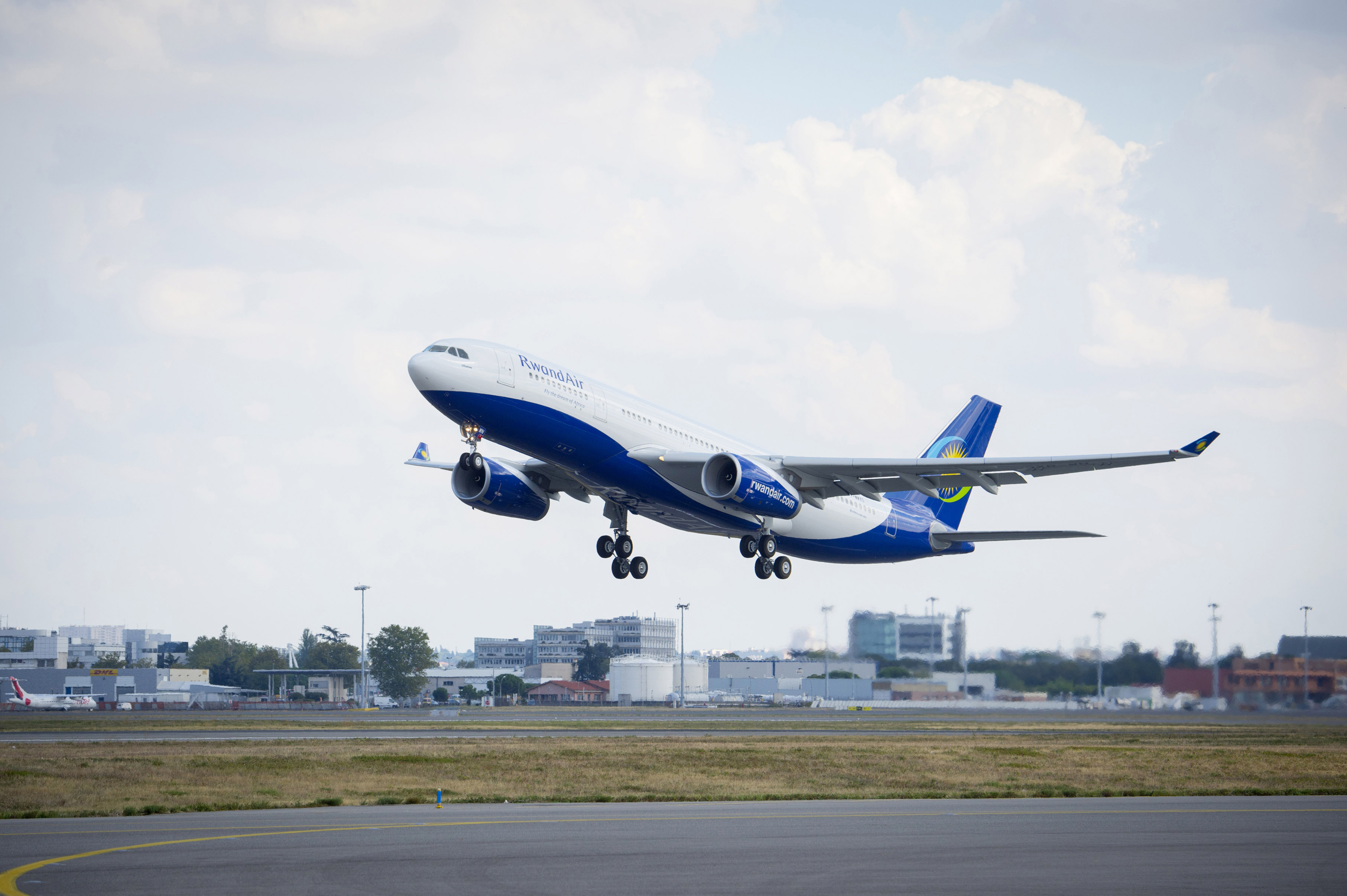 rwandair-resumes-flights-to-london-from-kigali-ads-advance